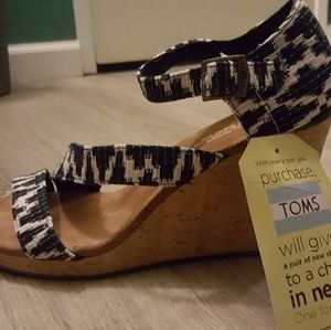 Tom's Wedges Size 9.5 NWT Never worn